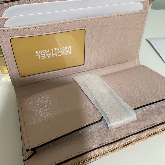 MICHAEL KORS Double Zip Wristlet - Picture 4 of 8